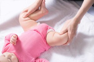 Condition-Specific-Page_Acetabular-Dysplasia_Frog-leg-baby-position_iStock-929515010-1-300x200